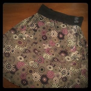 Beautiful purple flower pattern stretchy skirt EUC